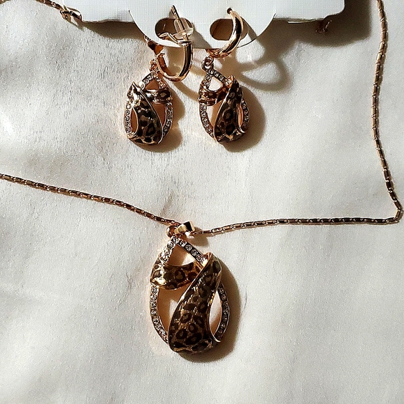 Leopard Print Necklace & Earring Set - Picture 1 of 4